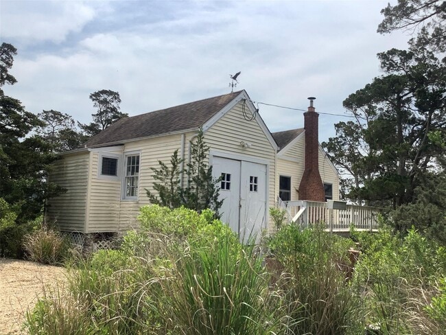 Primary Photo - 1 Driftwood Ln
