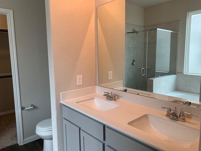 Building Photo - 14048 Lamprey Dr