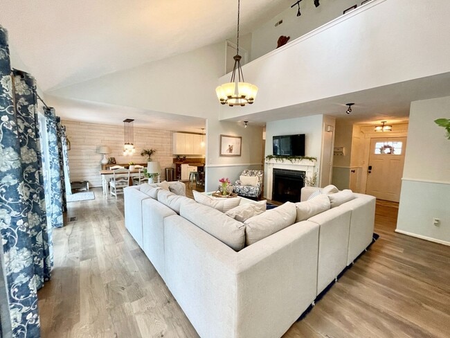 Building Photo - Spacious 6 bedroom home in Virginia Beach