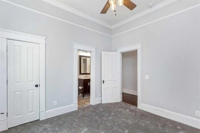 Building Photo - 632 Grady Pl SW