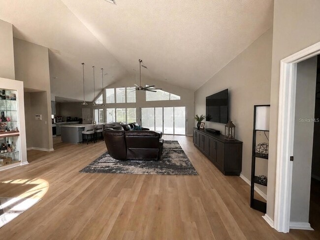 Building Photo - 18561 Winding Oaks Blvd