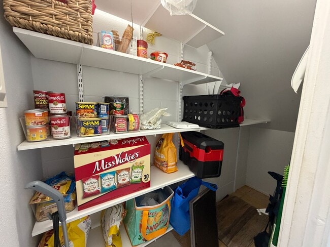 Building Photo - Bright Two Bedroom in Ewa Beach