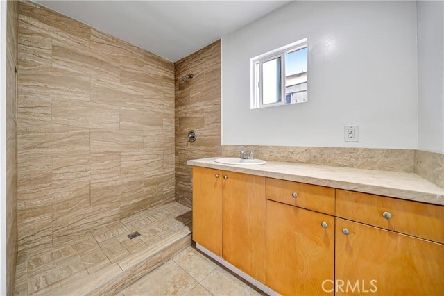 Building Photo - 6827 Simpson Ave