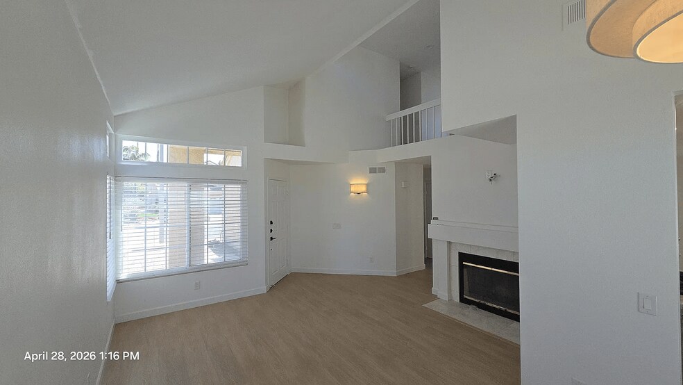 Building Photo - 869 Southshore Dr