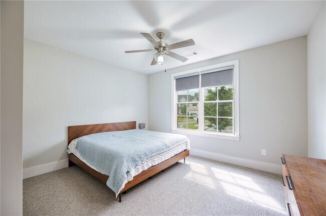 Building Photo - 513 Camden Hall Dr