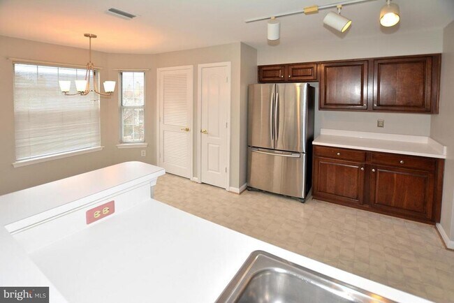 Building Photo - 5612 Willoughby Newton Dr