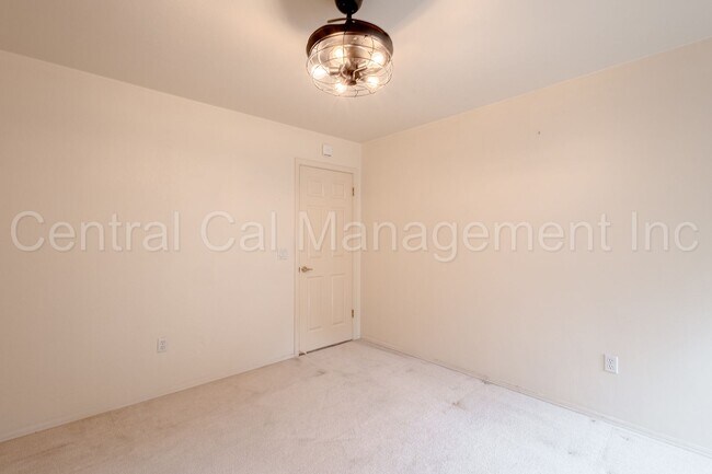 Building Photo - 4 Bedroom/2.5 Bath Home with Paid Solar an...