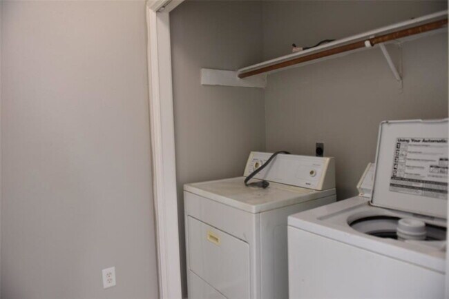 Building Photo - Glenmeadow Drive, Stafford, TX 77477 - 4 BR 2.5 BA single-family home