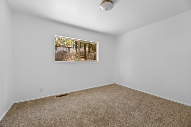 Building Photo - 383 Catalina Rd
