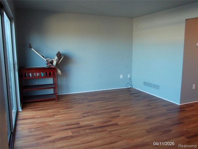 Building Photo - 50450 Bay Run N