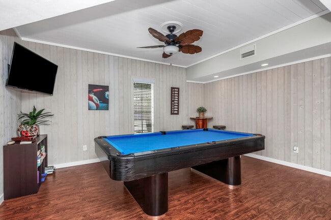 Building Photo - 1679 Tampa Rd