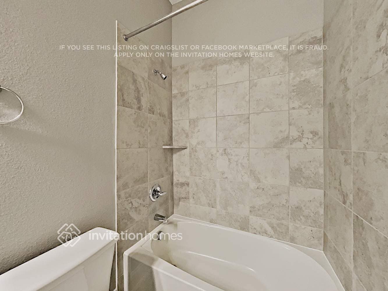 Building Photo - 15041 Belclaire Ave