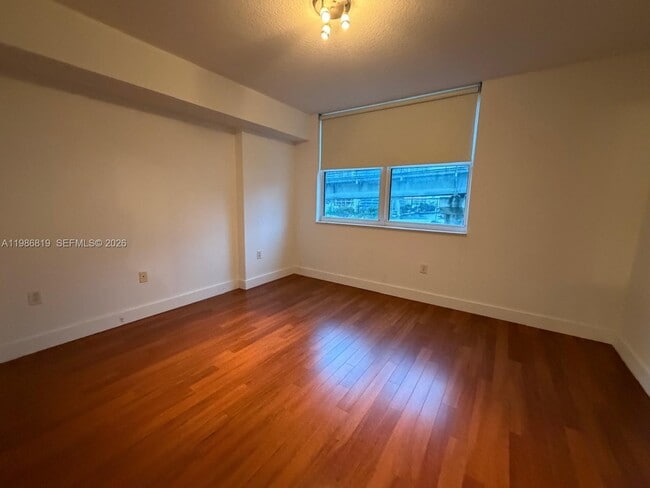 Building Photo - 31 SE 5th St