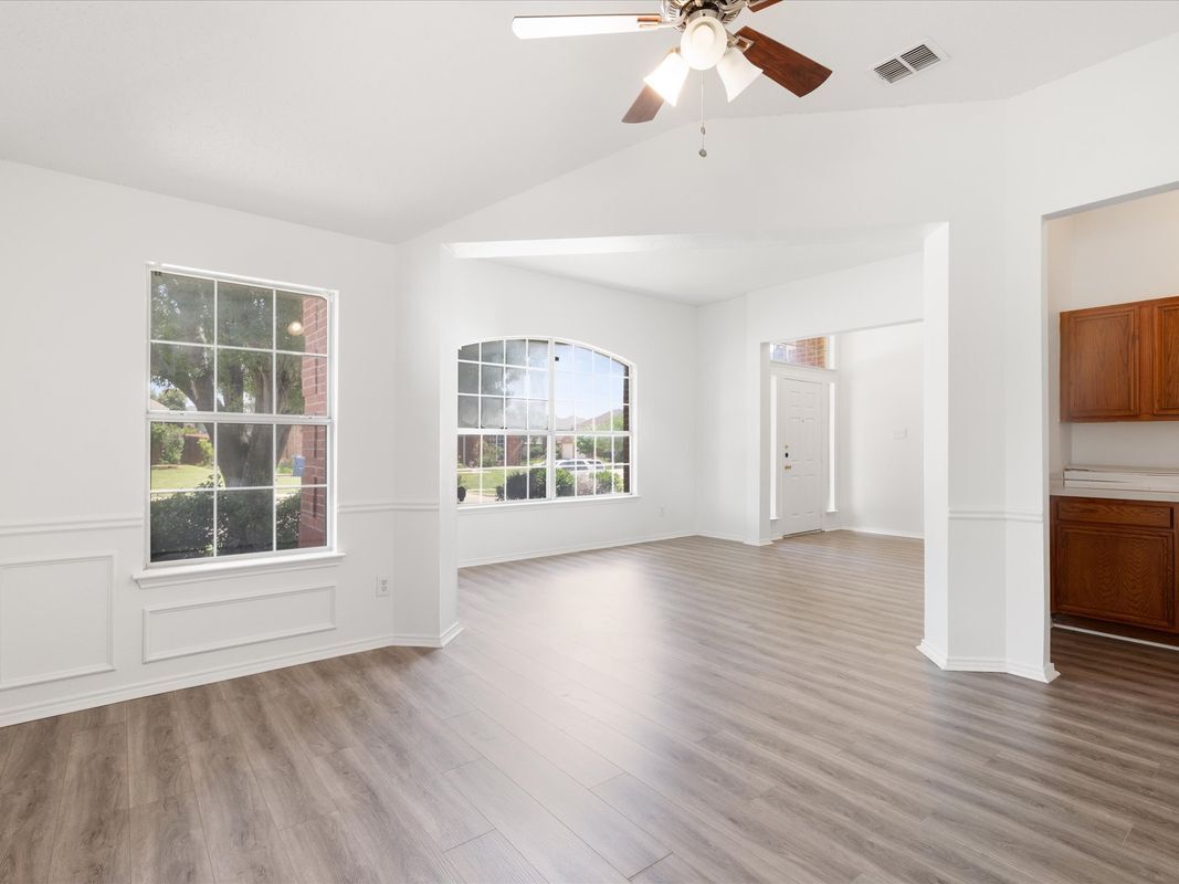 Building Photo - 5705 Frio Dr