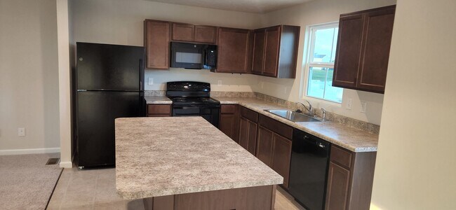 Building Photo - 439 Regina Dr