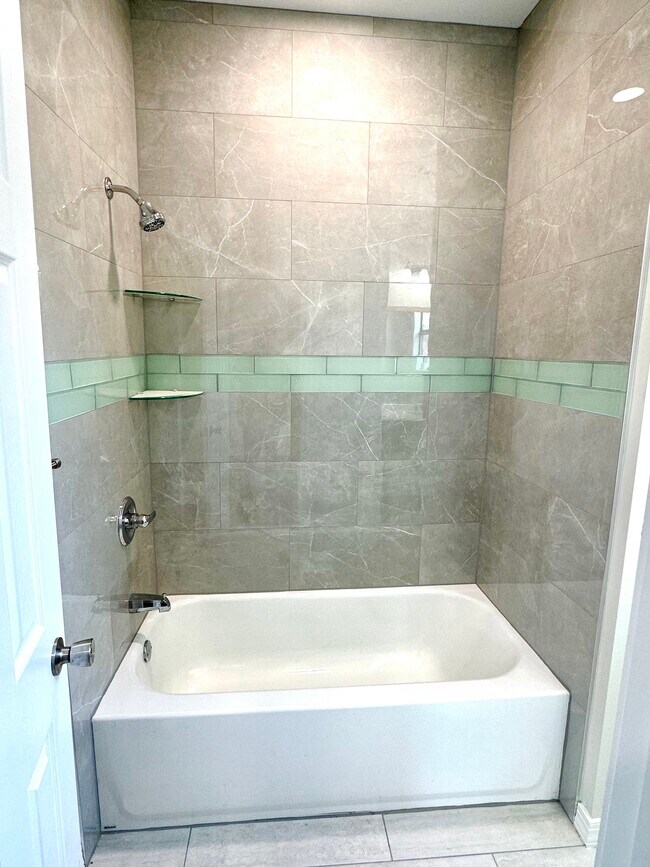 Building Photo - 102 Meadowlark Ave