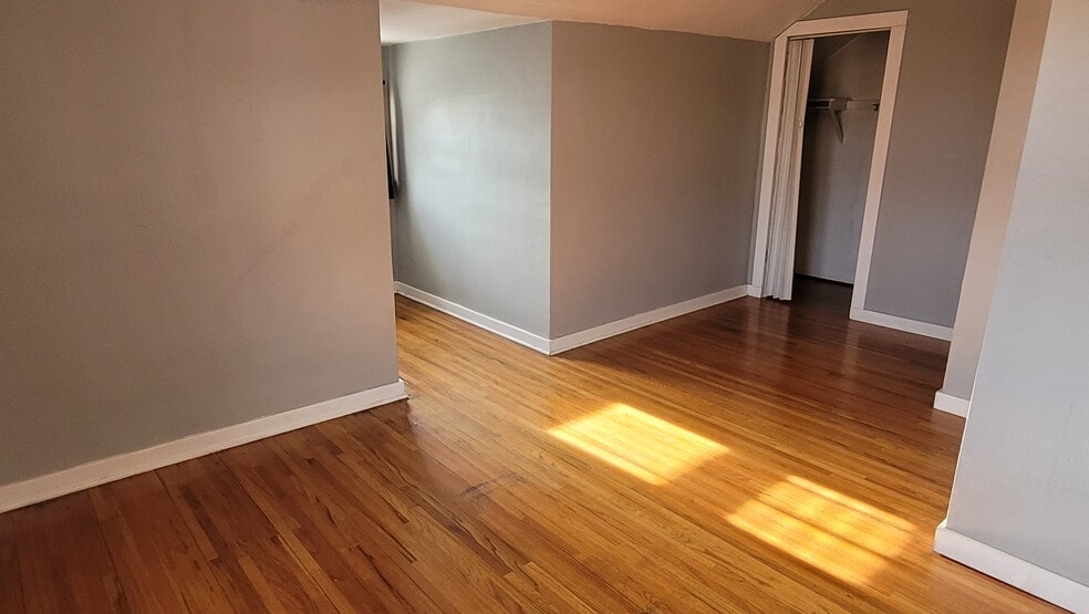 First bedroom - 22 N 9th Ave