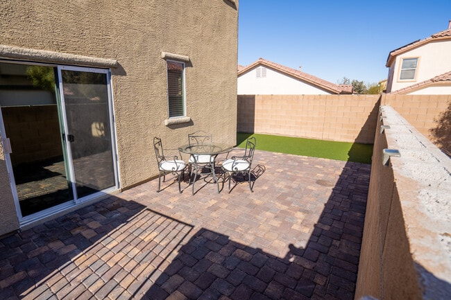 Building Photo - 3046 Majella Ave
