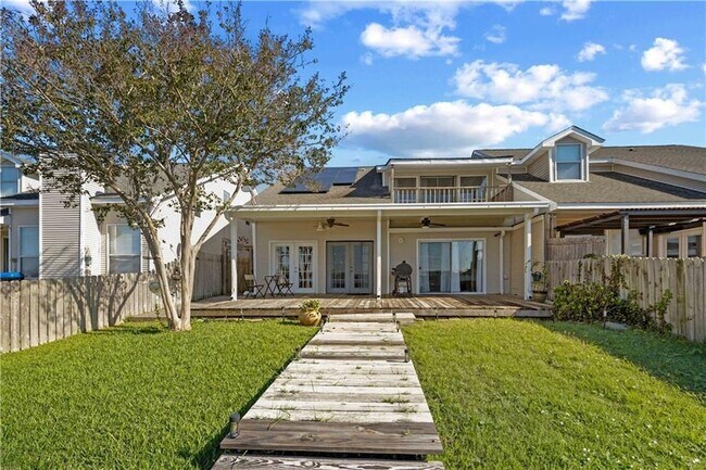 Building Photo - 1057 Marina Dr