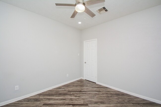 Building Photo - 6527 Capridge Dr