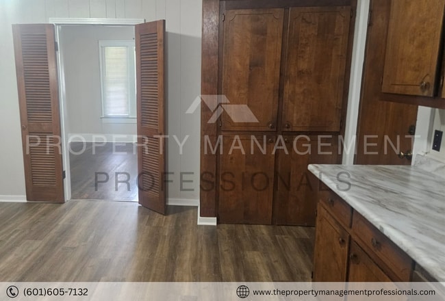 Building Photo - 2308 St. Charles-