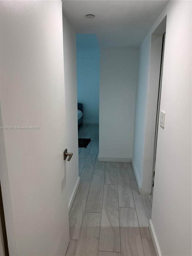 Building Photo - 5900 Collins Ave