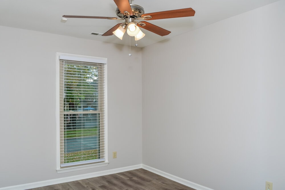 Building Photo - 707 Trailing Rock Dr