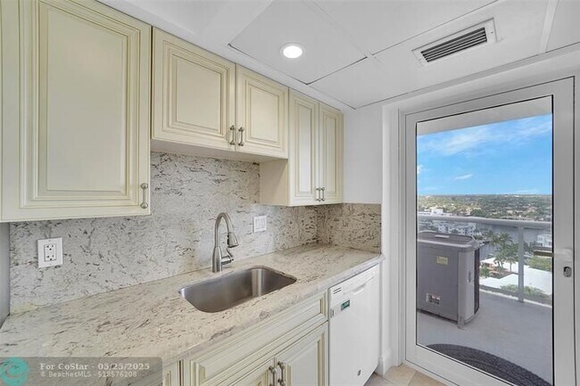 Building Photo - 2841 N Ocean Blvd