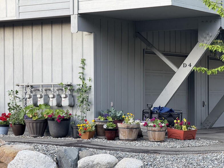 Building Photo - 3070 Lore Rd