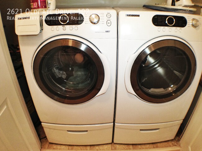 Building Photo - 2621 Oldgate Dr