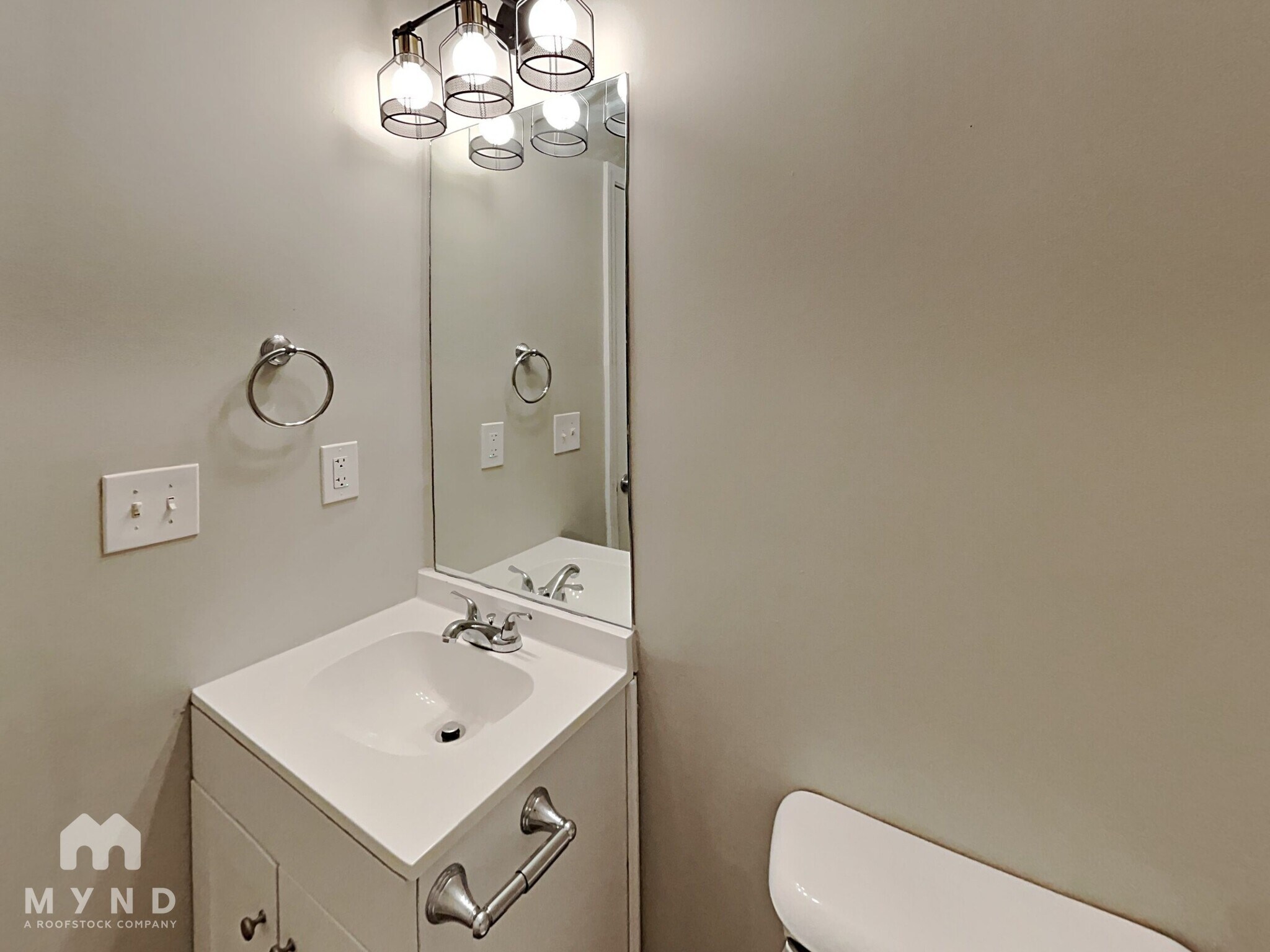 Building Photo - 205 Ivy Ct