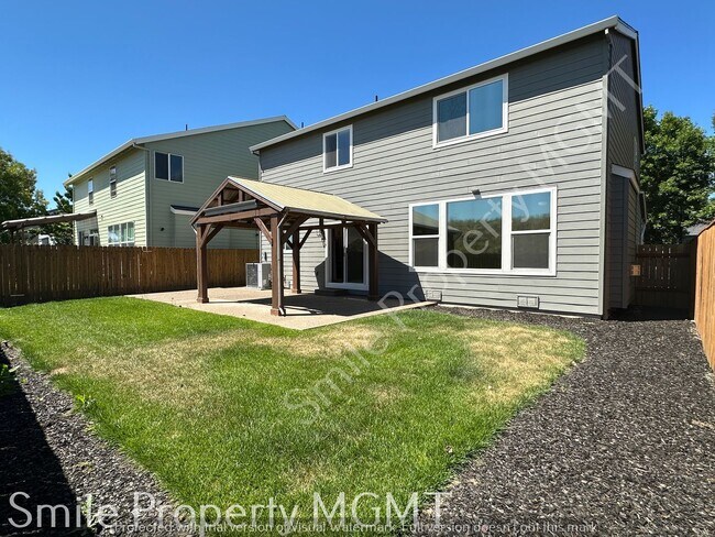 Building Photo - single house