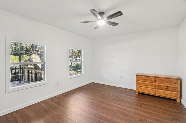 Building Photo - 385 Alta Vista Dr