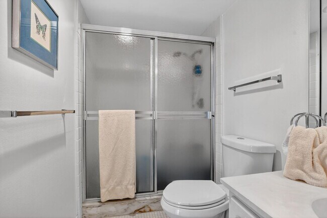 Building Photo - 7738 Lakeside Blvd