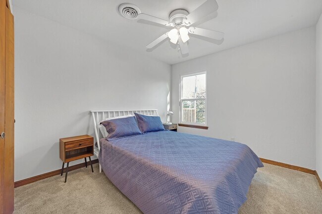 Building Photo - Furnished Home in Jenks School District.