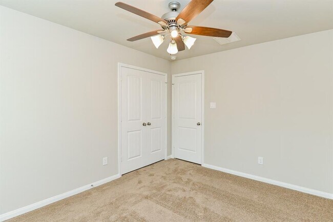 Building Photo - 3817 Breckenridge Dr