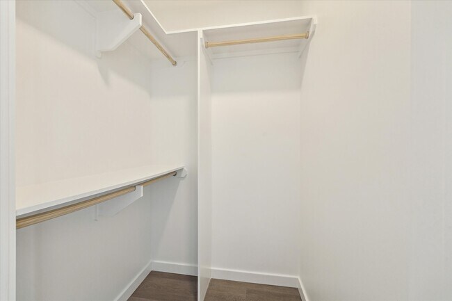 Building Photo - 1 Riva Row