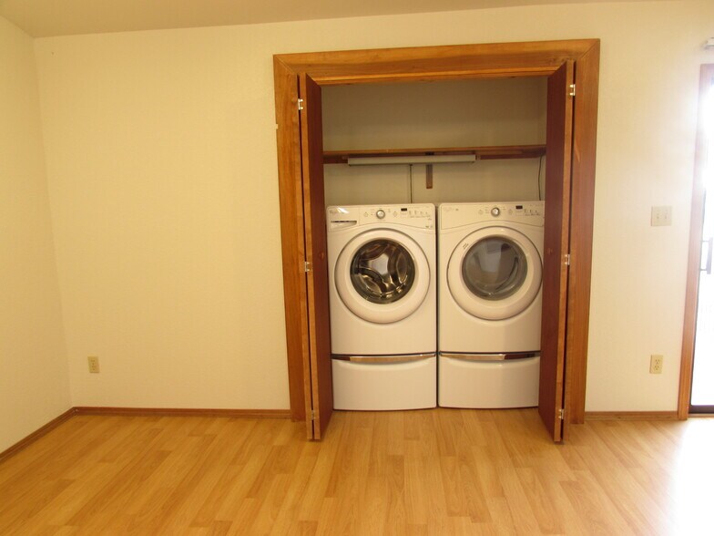 Building Photo - 520 Rado Dr