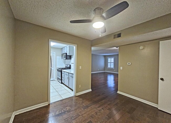 Building Photo - 597 Emory Oaks Way