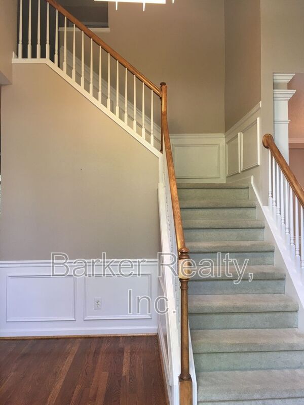 Building Photo - 2312 Colony Woods Dr