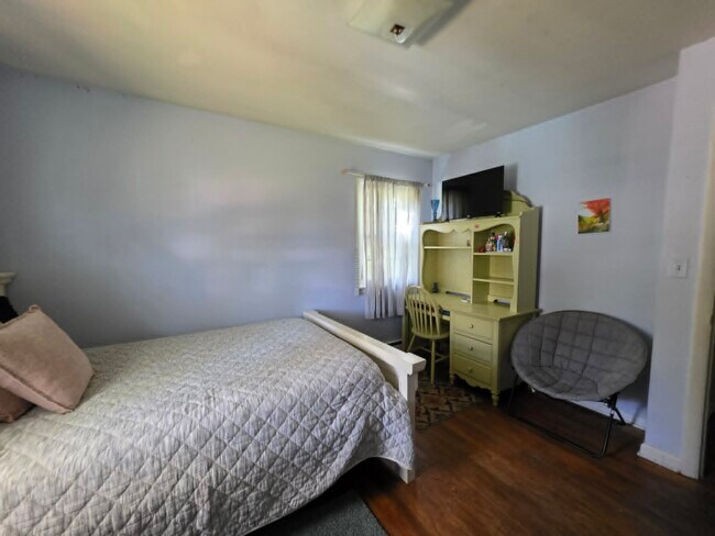 Building Photo - 104 Lee Dr