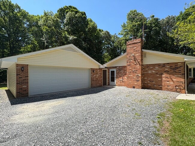 Building Photo - 441 Toll Gate Rd