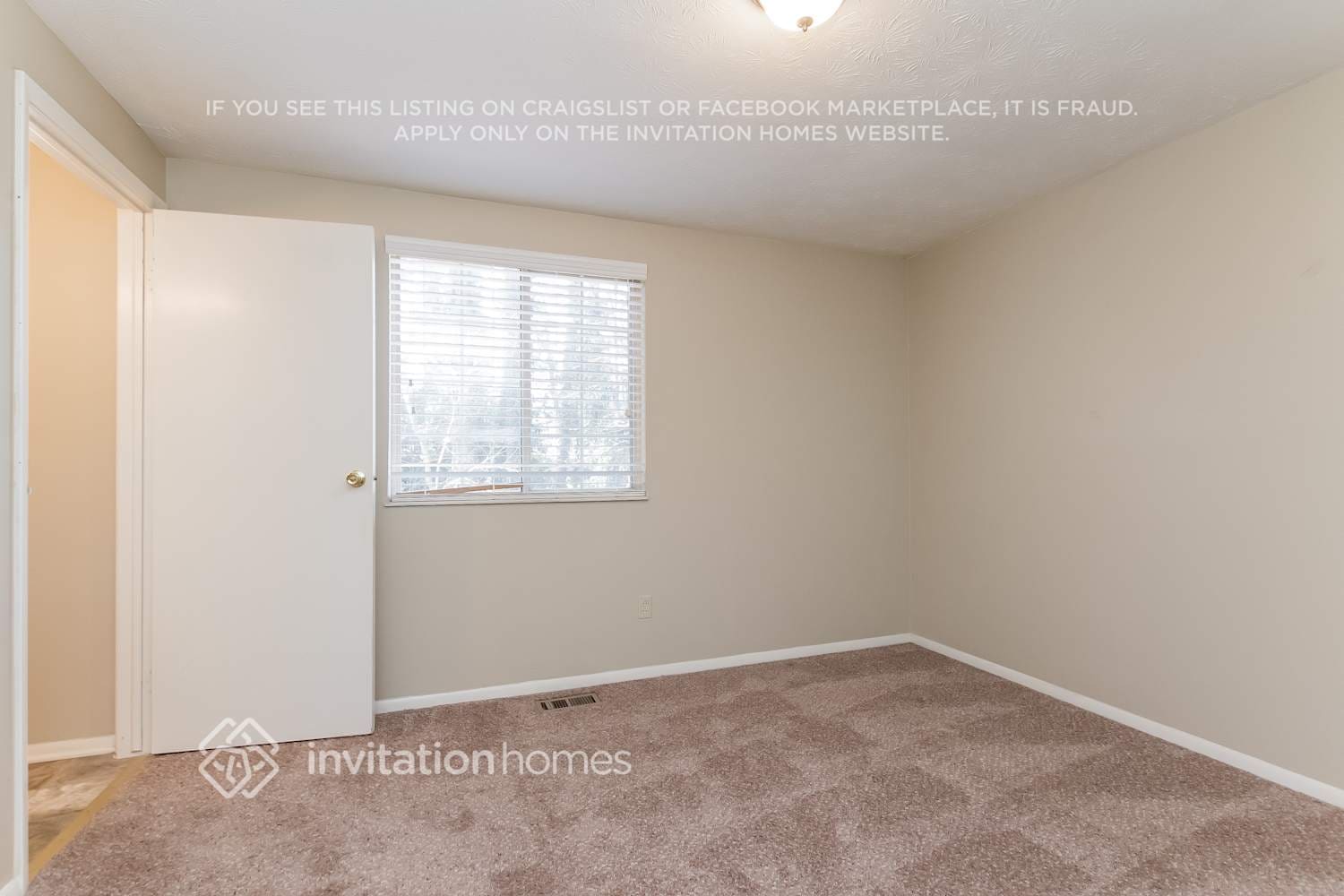 Building Photo - 4669 S Landing Dr