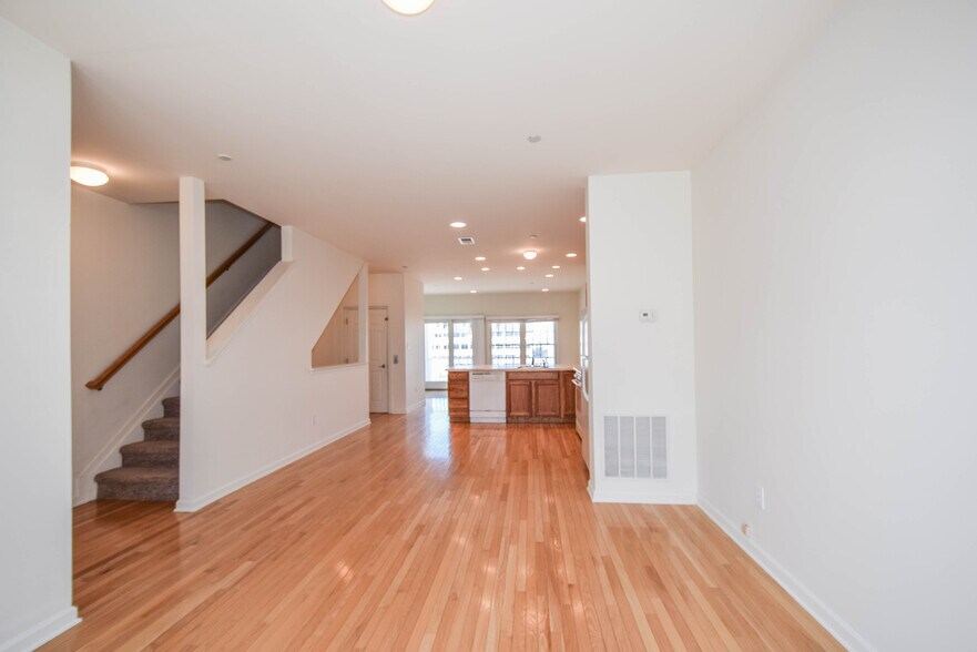 Building Photo - 67 Chelsea Ct