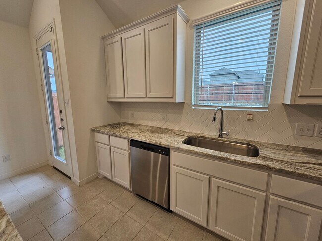 Building Photo - Available now ready for immediate move in  Heartland, TX