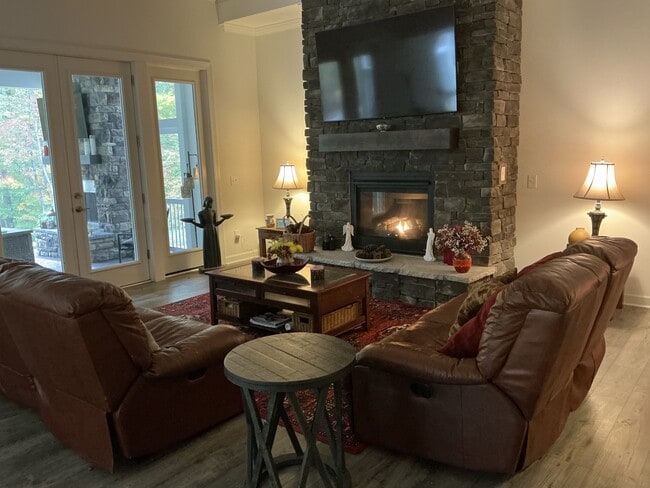 Building Photo - 291 North St