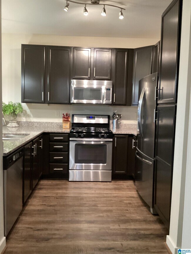 Building Photo - 2402 Lane Parke Ct