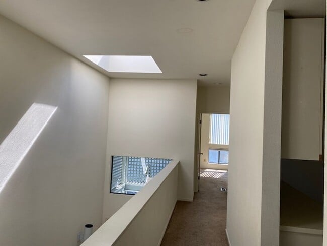 Building Photo - 15 Invincible Ct