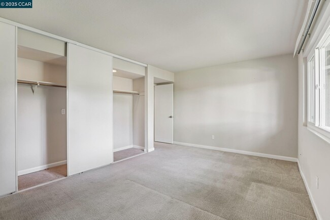 Building Photo - 1035 Alta Mesa Dr