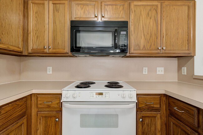 Building Photo - Gorgeous 3 bedroom 2 Bath Home in the Heart of Edmond